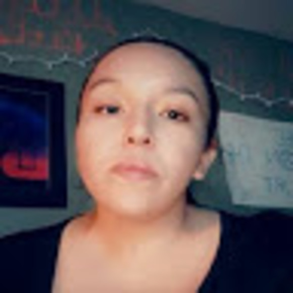 Profile Picture of Lydia Wolfe (@lydiawolfe0328) on Poshmark