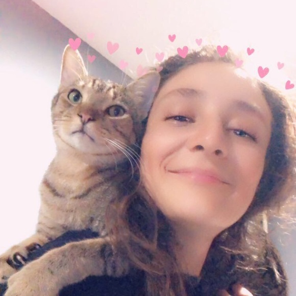 Sabrina Hatzer - Poshmark Profile Picture of Sabrina Hatzer (@sabhatz) on Poshmark