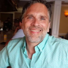 Profile Picture of Michael Robel (@MichaelinLB18) on Twitter