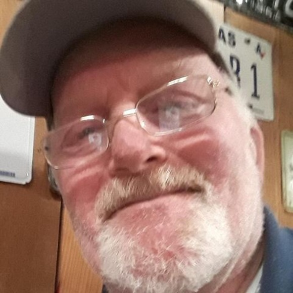 Profile Picture of Charles Huffman (@charleshuffm216) on Poshmark