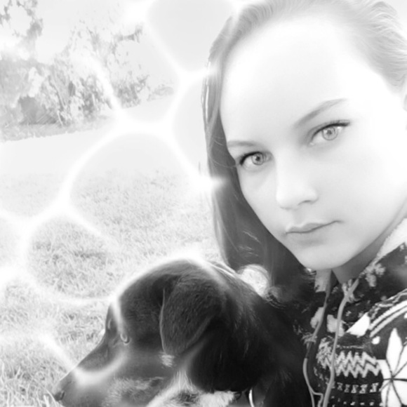 Profile Picture of Juliann Dutson (@julianndutson01) on Poshmark