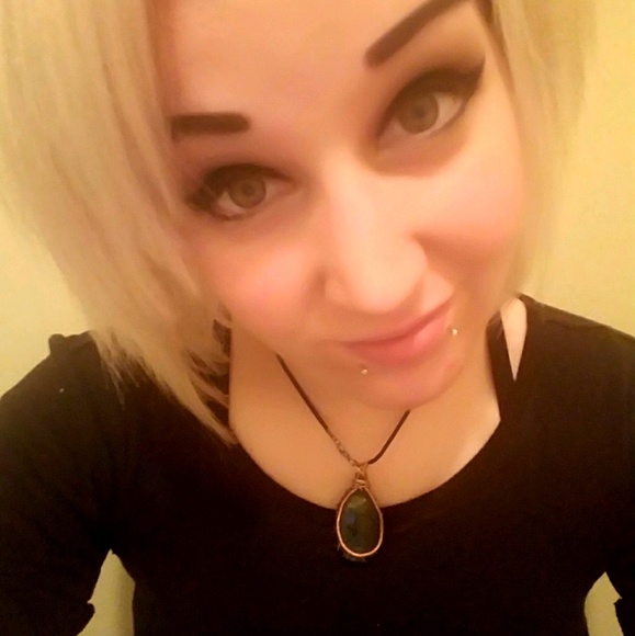 Profile Picture of Lucy Daigle (@lucyd88) on Poshmark