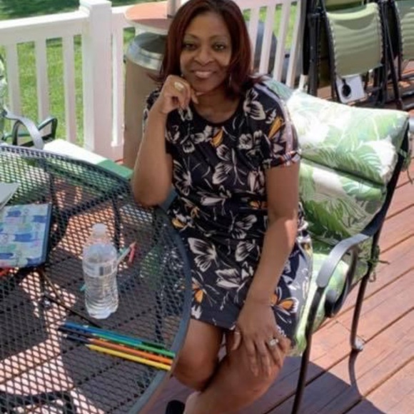 Profile Picture of Pamela Higgins (@pamelahiggin5) on Poshmark