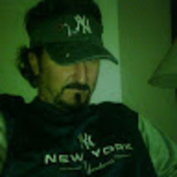 Profile Picture of Jason Grambach (@cheftender70) on Poshmark