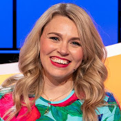 Profile Picture of Lisa Loeb (@LisaLoebNL) on Youtube