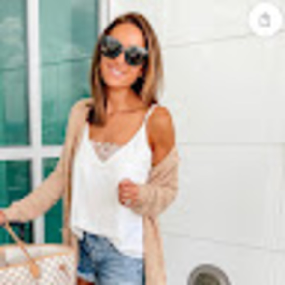 Profile Picture of Sarah Marker (@srhmarker) on Poshmark