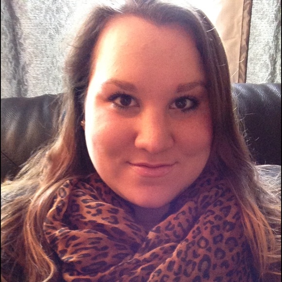 Profile Picture of Jennifer Buterbaugh (@jkay724) on Poshmark