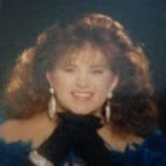 Profile Picture of Cyndi Rothbarth roberts (@67cyndee) on Poshmark