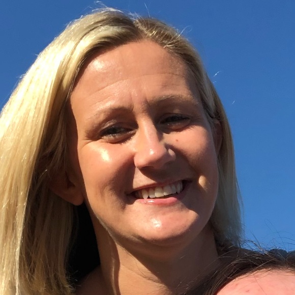 Profile Picture of Sarah Neugebauer (@scneugebauer) on Poshmark