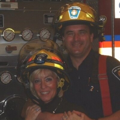 Profile Picture of Sharon Reid (@sh0rtstuf) on Twitter