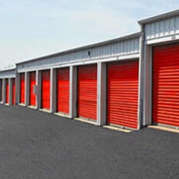 Profile Picture of James Veit (@auction_deals) on Poshmark