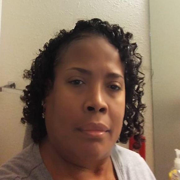 Profile Picture of Lisa Durden (@lisadurden43) on Poshmark