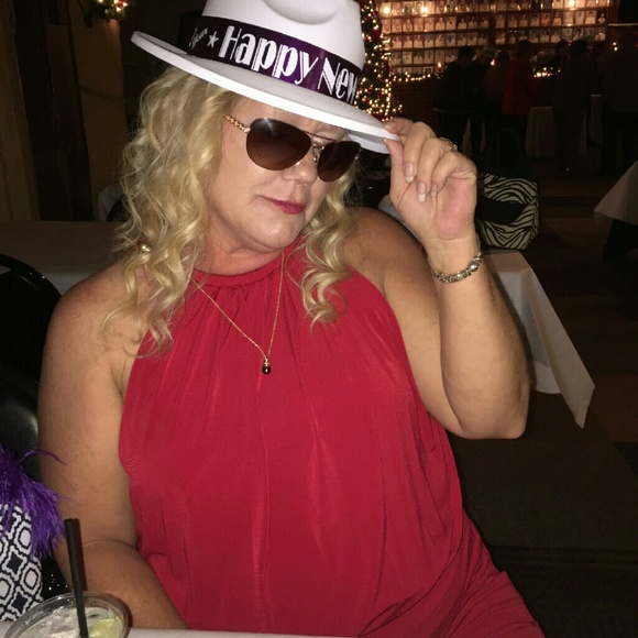 Janice Hayzlett - Poshmark Profile Picture of Janice Hayzlett (@officegirl95) on Poshmark