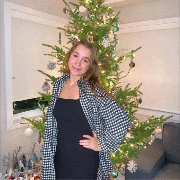 Rosemary Laurencelle - Poshmark Profile Picture of Rosemary Laurencelle (@rlaurencelle) on Poshmark