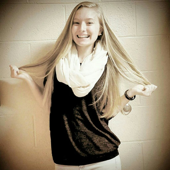 Profile Picture of Evie Podolsky (@evie_podolsky) on Poshmark