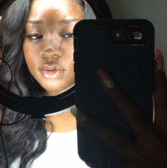 Profile Picture of Davionna Campbell (@davionna_c) on Poshmark