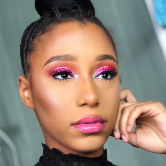 Profile Picture of Lorelle Jones (@lorelle) on Poshmark
