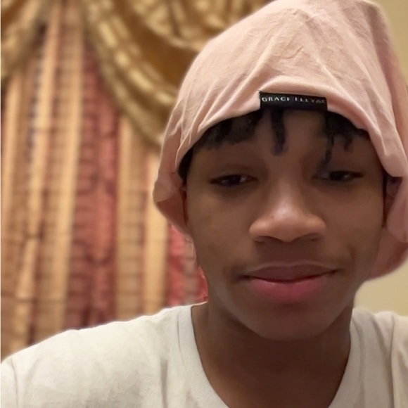 Profile Picture of ‘ chantiii🦍💔 . (@chantiitherula) on Poshmark