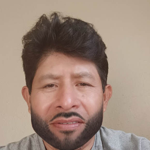 Profile Picture of Roberto Paz (@robertopaz158) on Poshmark