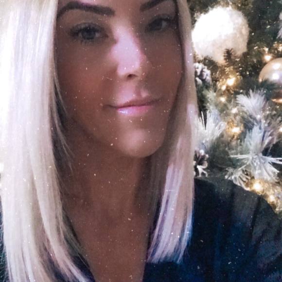 Profile Picture of Marie-laure Payer (@marie_laure_3) on Poshmark