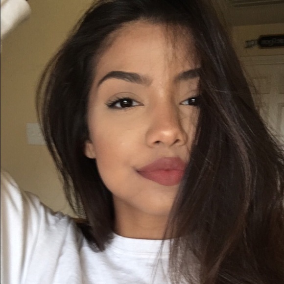 Profile Picture of Ashley Solis (@ashxsolis) on Poshmark
