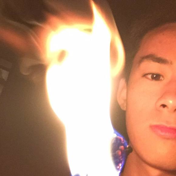 Profile Picture of Kenny Zheng (@shneakgeek) on Poshmark