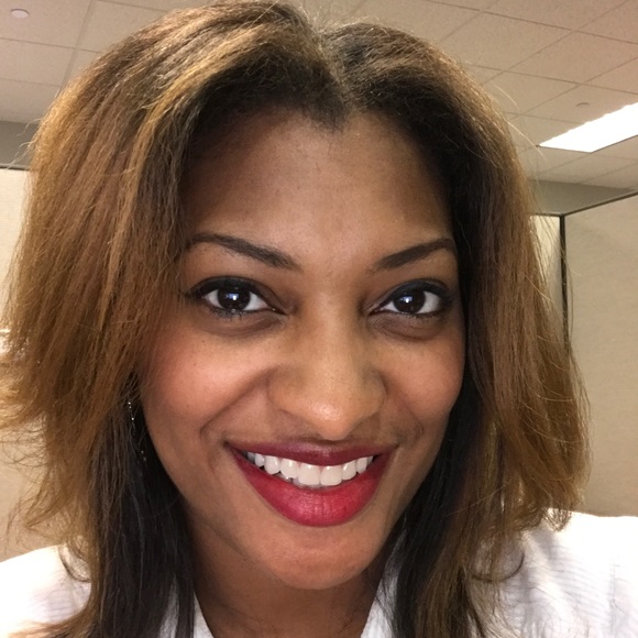 Profile Picture of Starla Sharpe (@ssharpe01) on Poshmark