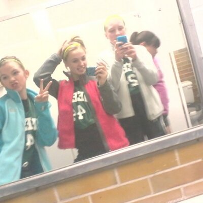 Profile Picture of Stephanie Bair (@stephbair_13) on Twitter