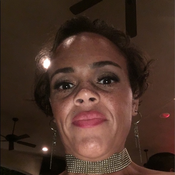 Profile Picture of Kim Bonner (@bonnerk) on Poshmark