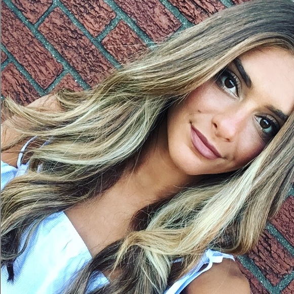 Profile Picture of Miriah Mascetta (@miriahmascetta) on Poshmark