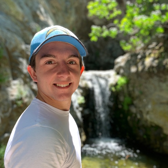 Profile Picture of Steven Winnen (@stevenmw25) on Poshmark