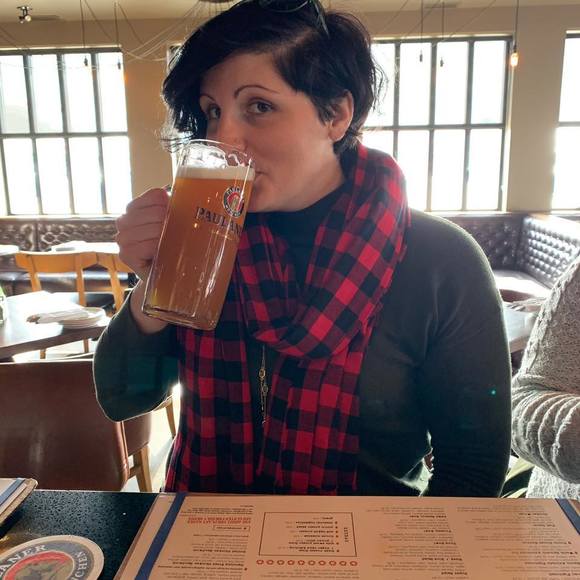 Profile Picture of Cassandra Aitken (@cassandraaitken) on Poshmark