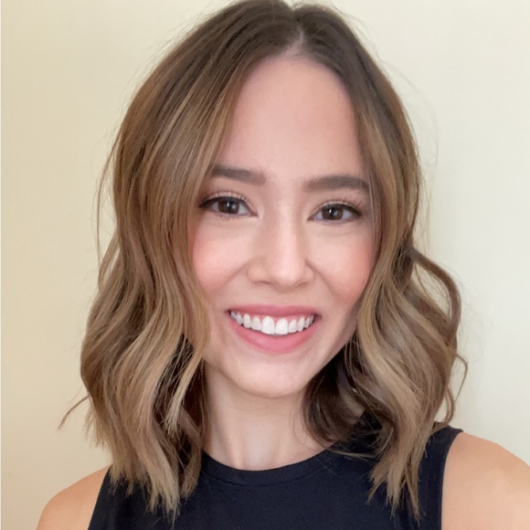 Profile Picture of Haley Eileen (@haley_eileen) on Poshmark