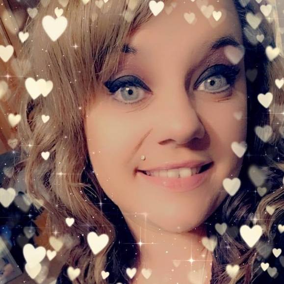 Profile Picture of Stacy Ginevan (@stace1987) on Poshmark