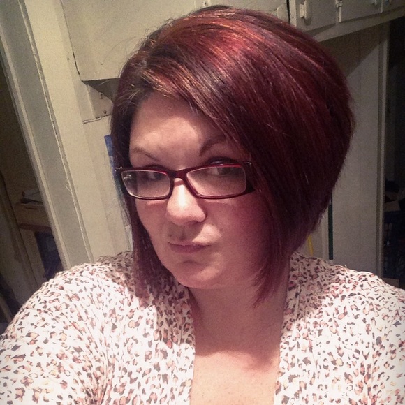 Profile Picture of Bobbie Sumner (@bsumner82) on Poshmark