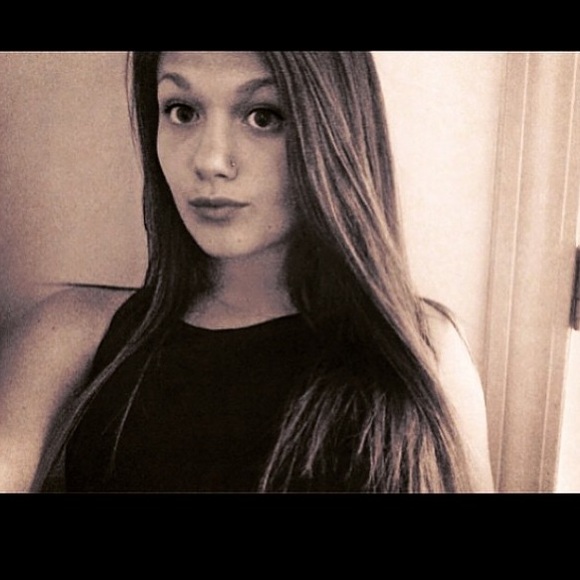 Profile Picture of Kendra Luibrand (@kendralui17) on Poshmark