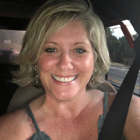 Profile Picture of Justine Palmer (@justinepalmer13) on Poshmark