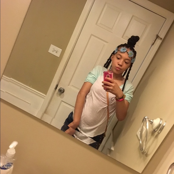 Profile Picture of Cenia Williams (@ceniawillis123) on Poshmark