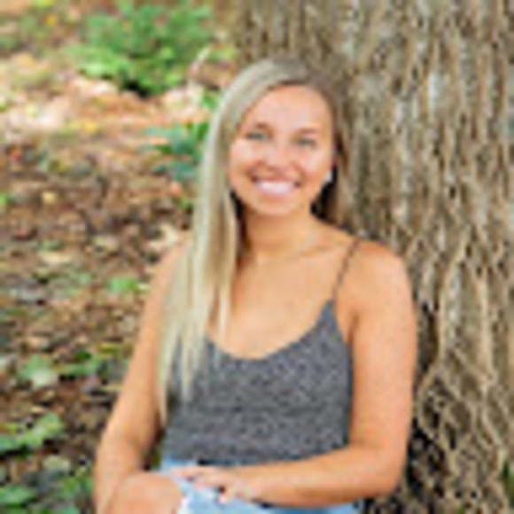 Meadow Peddicord - Poshmark Profile Picture of Meadow Peddicord (@medpedd518) on Poshmark