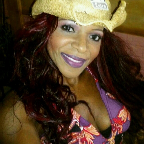 Profile Picture of Clorissa Epps (@66stewart) on Poshmark
