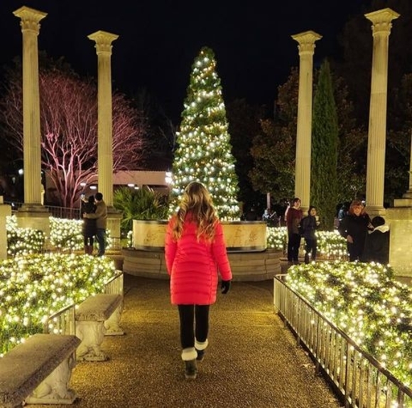 Profile Picture of Kelly Frizzelle (@kellyfrizzelle) on Poshmark