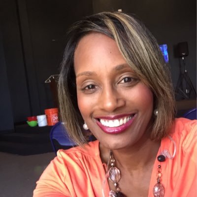 Profile Picture of Lisa S. McKenzie (@lisassong) on Twitter