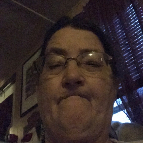 Theresa Primasing - Poshmark Profile Picture of Theresa Primasing (@tep199) on Poshmark