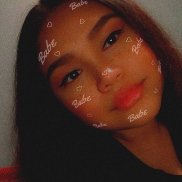 Profile Picture of Daniela Segarra (@lilly12cool) on Poshmark