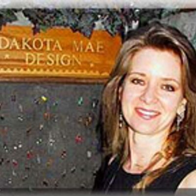 Profile Picture of Cindy Mae Swee (@DakotaMaeDesign) on Twitter