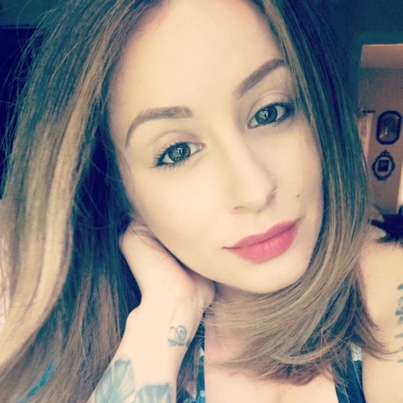Profile Picture of Bree Hodack (@bumblebree89) on Poshmark