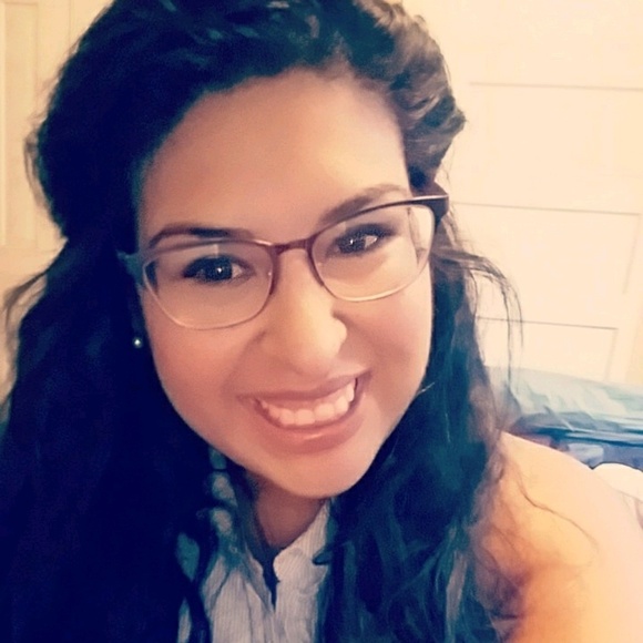 Profile Picture of Noelle Solis (@nasrox911) on Poshmark