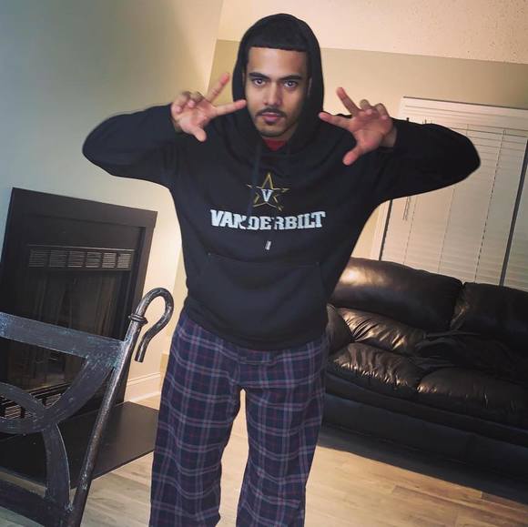 Profile Picture of Kenneth Ross (@kennethross264) on Poshmark