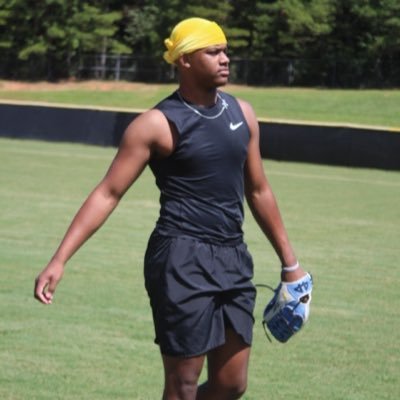 Profile Picture of Darrell Johnson Jr.💫 (@darrelljohnsonn) on Twitter