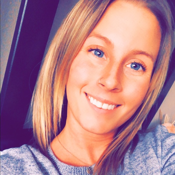 Profile Picture of Megan Heimbaugh (@mheimbaugh981) on Poshmark